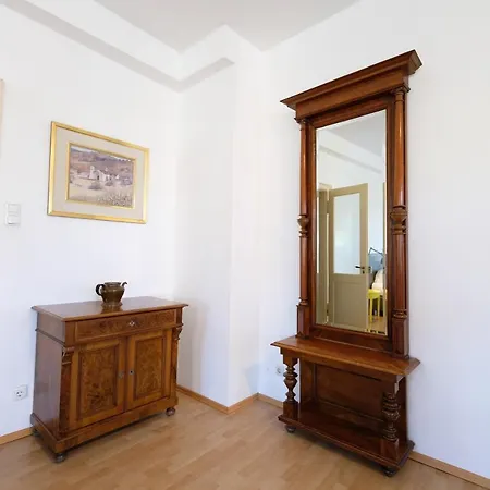 Elisabeth Apartment